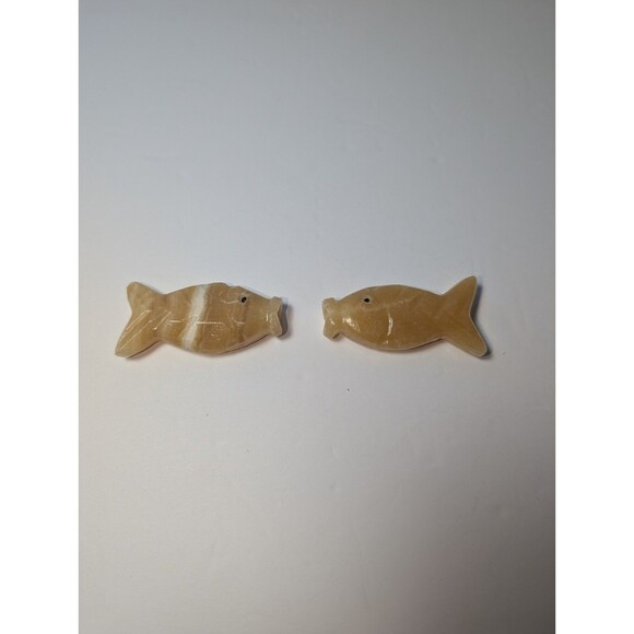 Vintage Pair Mexican Onyx Carved Fish Charms Stone Amber Hecho En Mexico - Picture 2 of 13